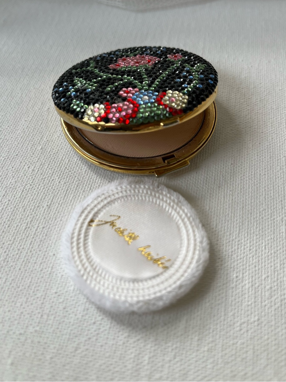 Judith Leiber ✨⭐️💐Vintage Floral Crystal ✨ Compact, EUC - Picture 10 of 16